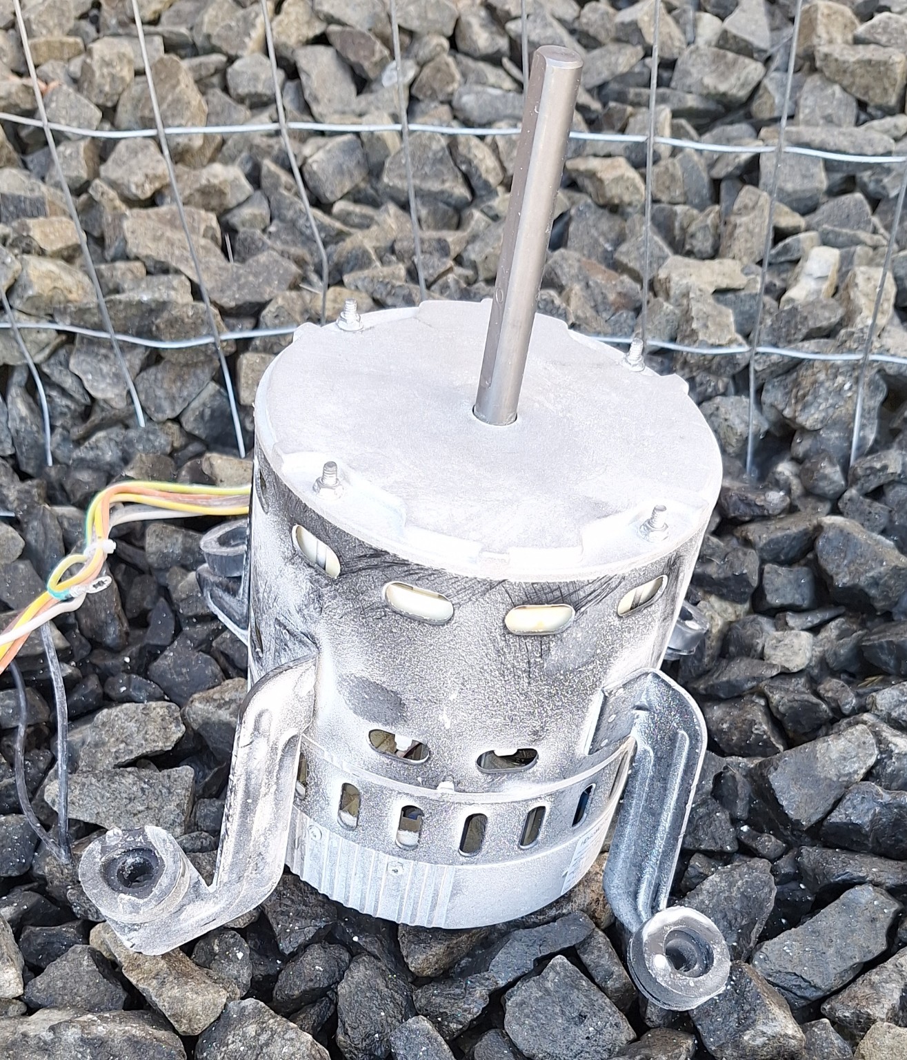 Blower motor before cleaning
